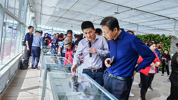 樱桃APP免费下载副总经理陈曦向培训班介绍托普智能终端 樱桃APP免费下载副总经理陈曦向培训班介绍托普智能终端