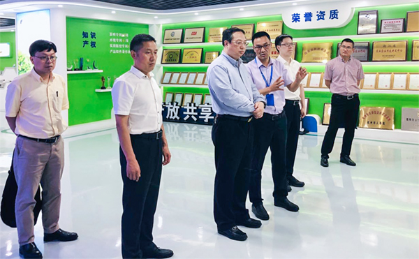 杭州市副市长王宏一行莅临樱桃APP免费下载调研 杭州市副市长王宏一行莅临樱桃APP免费下载调研