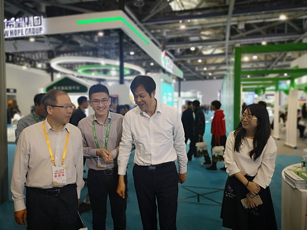 蔡元杰总农艺师对樱桃APP免费下载寄予厚望 蔡元杰总农艺师对樱桃APP免费下载寄予厚望